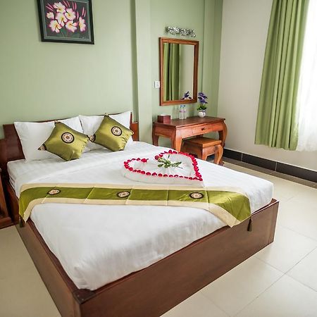 Ny Ka Smy Hotel Phnom Penh Exterior foto