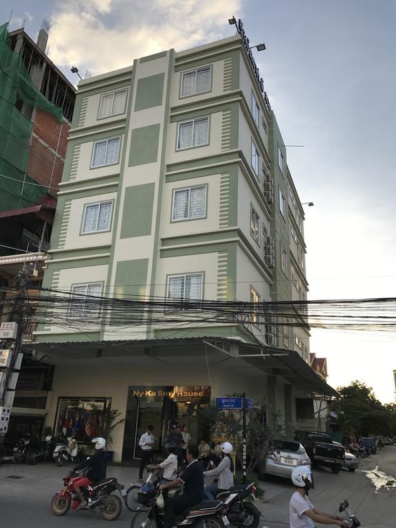 Ny Ka Smy Hotel Phnom Penh Exterior foto